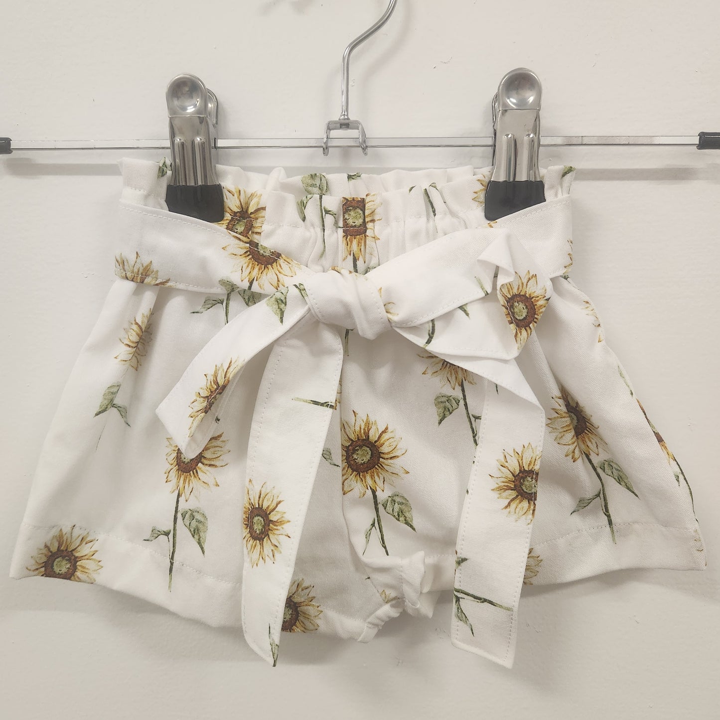 Paper bag shorts | white sunflowers